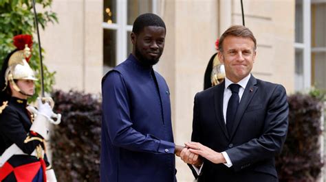 Première rencontre entre Bassirou Diomaye Faye et Emmanuel Macron