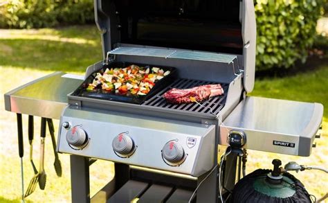 Weber Spirit Ii E Review Fully Featured Propane Gas Grill Wezaggle