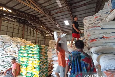 Bulog Sorsel Siapkan 17 Ton Gula Dan 20 Ton Beras Premium ANTARA News