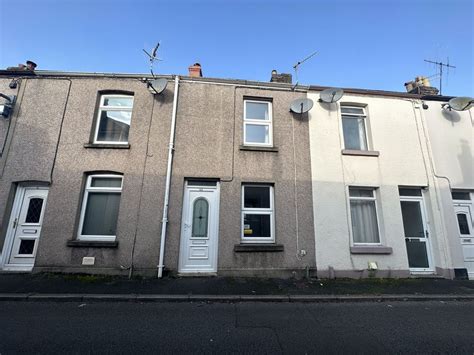 2 Bed Terraced House For Sale In Newmarch Street Brecon Ld3 £175 000