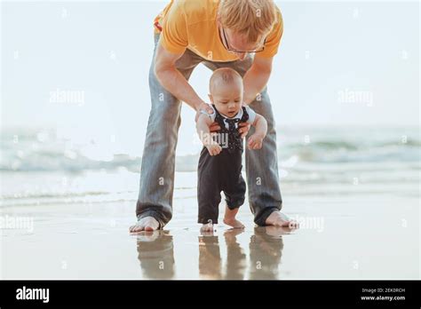 Familie Vater Mutter Sohn Stockfotos Und Bilder Kaufen Alamy