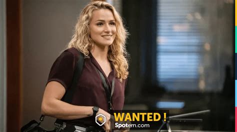 Black Round Watch Worn By Special Agent Nina Chase Shantel Vansanten