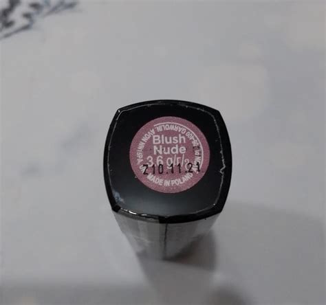 Увлажняющая кремовая губная помада ультра пудровая мечта blush nude эйвон ейвон avon цена