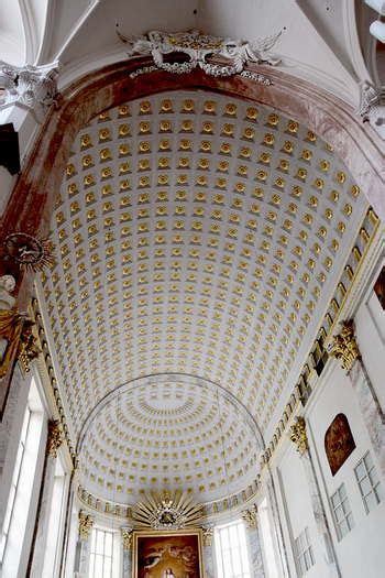 Kirche zu den neun Chören der Engel Kirche am Hof rumabel