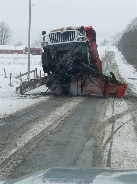 Plow accident in Leon | News, Sports, Jobs - Observer Today