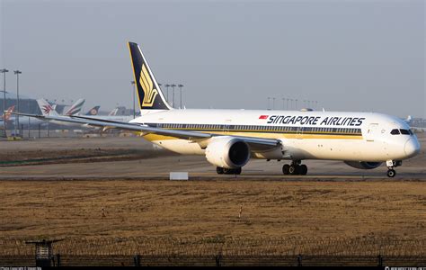 V Scj Singapore Airlines Boeing Dreamliner Photo By Off