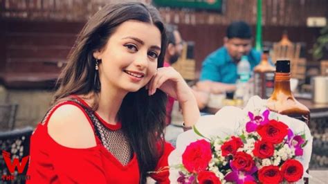 Chahat Pandey (Actress) Height, Weight, Age, Affairs, Biography & More