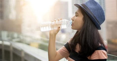 8 Ways To Avoid Heat Stroke This Summer