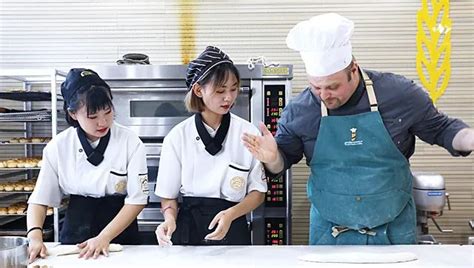 新东方烘焙西点学校 烘焙培训班哪里好学烘焙陕西新东方烹饪学校