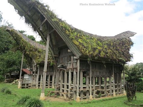 Traditional Architecture Of Tana Toraja Sulawesi Indonesia Maison