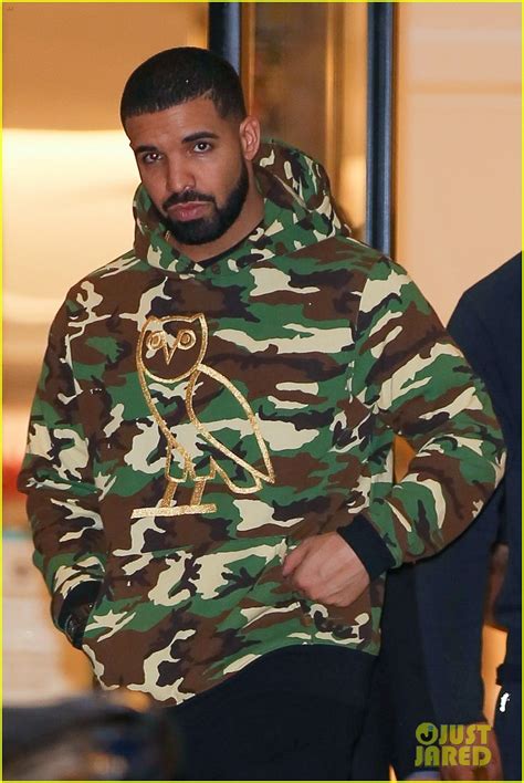Drake Goes Shopping After Making Billboard S Hot Artists Of The