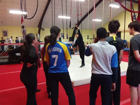 Les 3èmes font du cirque à la Carrière Collège Maryse Bastie