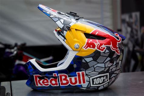 12 Custom Painted DH Helmets From The Fort William DH World Cup