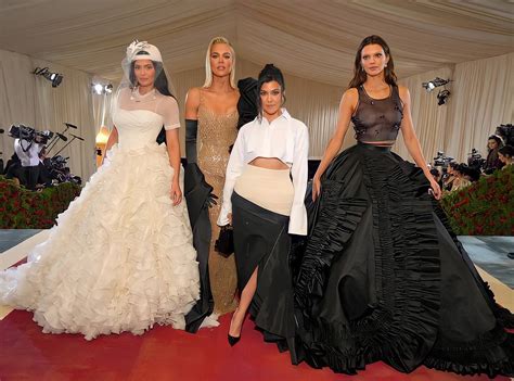 Как прошел Met Gala 2022: посмотрите на шикарные и странные наряды ...