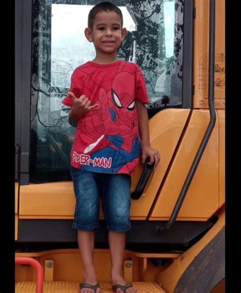 Criança De 7 Anos Morre Após Ser Atingida Por Bala Na Cabeça Durante