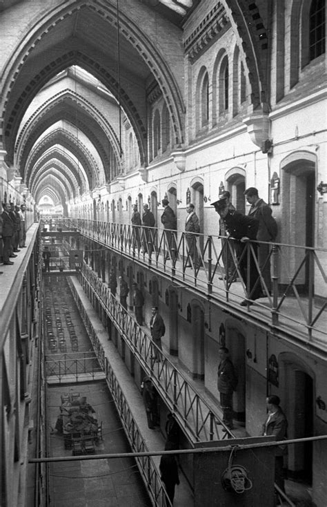 Eerie Photos Capture Life Behind Bars At Strangeways Prison Decades Ago