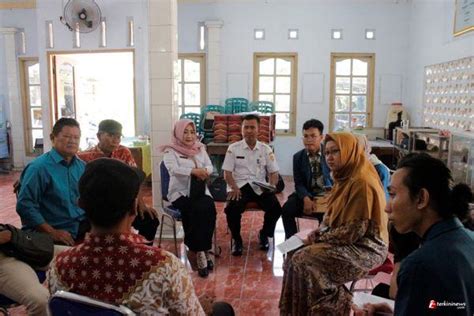 Tim Pengabdian Undip Bina Desa Montongsari Dalam Focus Group Discussion