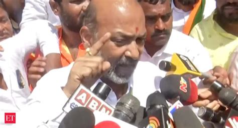 Bjp Hyderabad Bjp Workers Lift Telangana Bjp Chief Bandi Sanjay On