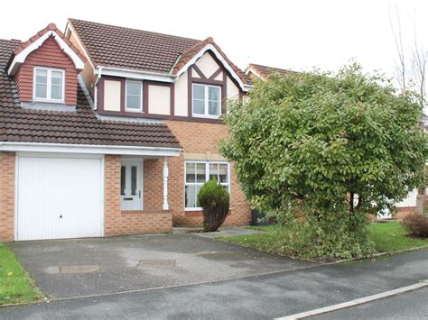 4 Bed Detached House To Rent In Newton Street Droylsden Manchester