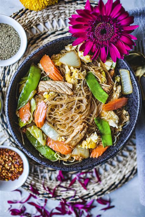 Pad Woon Sen Thai Glass Noodle Stir Fry Recipe Simply Suwanee