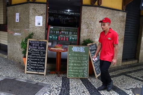 Setor de serviços brasileiro cresce em julho e chega a maior nível em 5