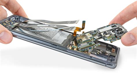 IFixit Tears Down Samsung Galaxy S20 Ultra Gives It A Measly 3 Out Of