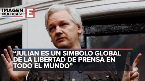 Familiares De Julian Assange Protestan Frente A Embajada De EU En