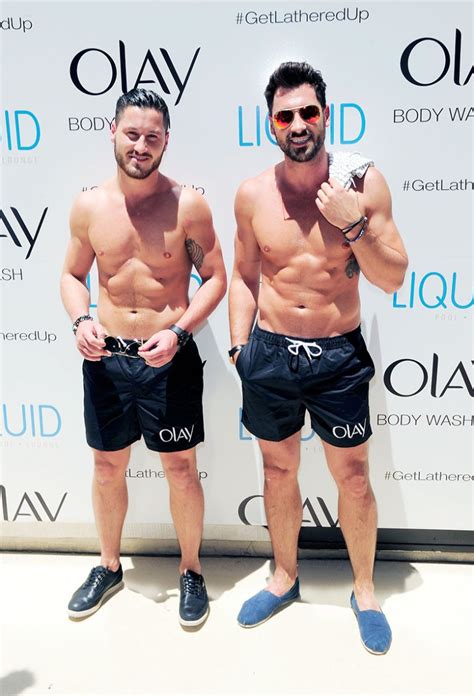 ‘dwts Hunks Val And Maks Play Strip Trivia — Watch