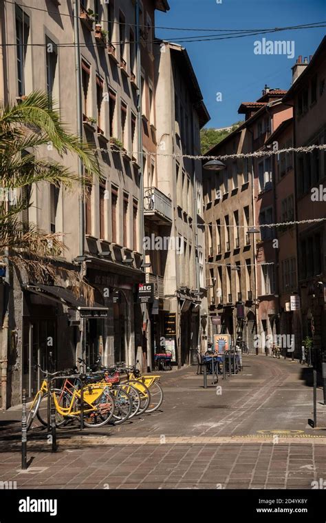 Street town old auvergne france hi-res stock photography and images - Alamy