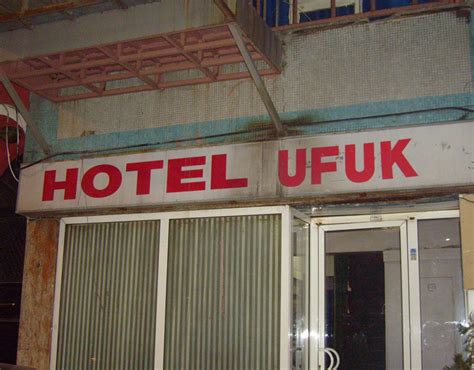 Funny hotel signs | Funny signs that will make you laugh | Pictures ...