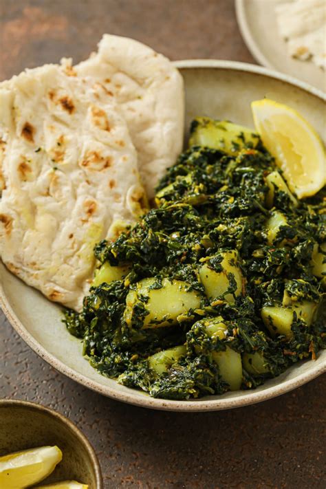 30 Minute Aloo Palak Spinach And Potato Curry Tea For Turmeric