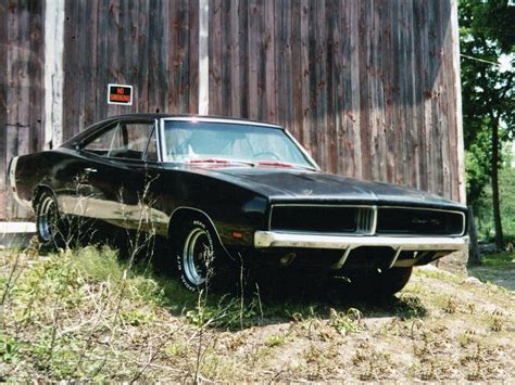 Download 1969 Dodge Charger Near Barn Wallpaper