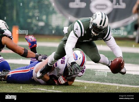 Buffalo Bills defensive tackle Kyle Williams (95) sacks New York Jets ...