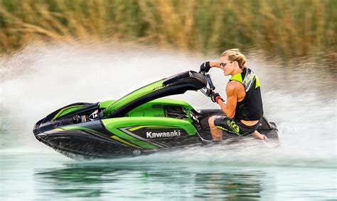 2019 Kawasaki SX-R vs. Yamaha SuperJet - Personal Watercraft