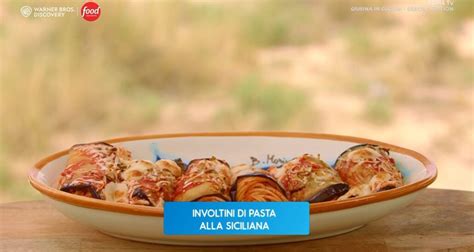 Giusina In Cucina Ricetta Involtini Di Pasta Alla Siciliana Di