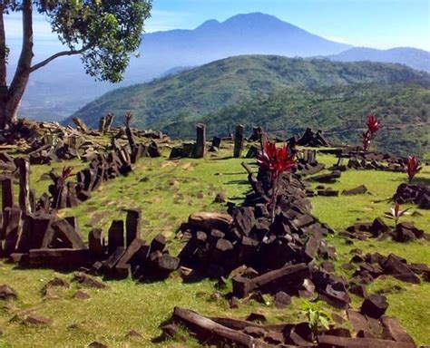 Gunung Padang Misteri Situs Megalitikum Dan Rahasia Tersembunyi Dari