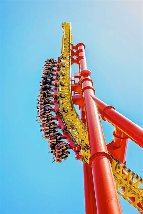 The Flash™ Vertical Velocity Six Flags Great America