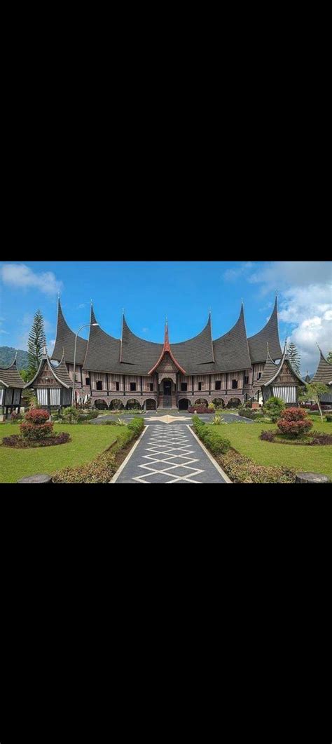 Rumah adat minangkabau