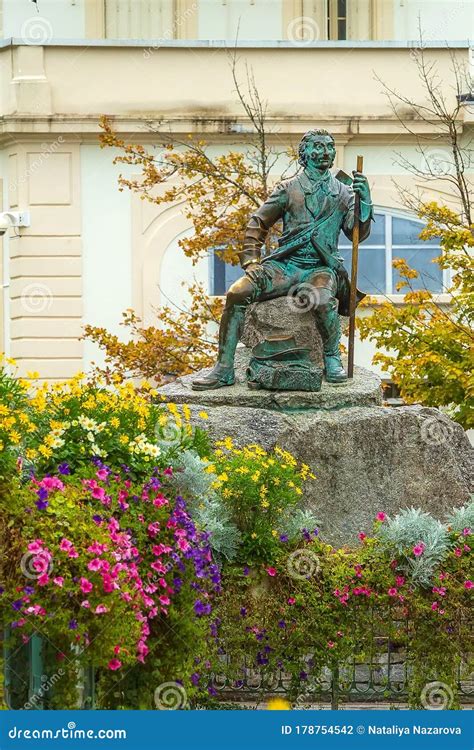 Estatua De La Tarjeta Paccard Chamonix France Dr Gabriel Fotografía