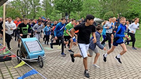 Uetze Sch Ler Der Aurelia Wald Gesamtschule Laufen F R Den Guten Zweck