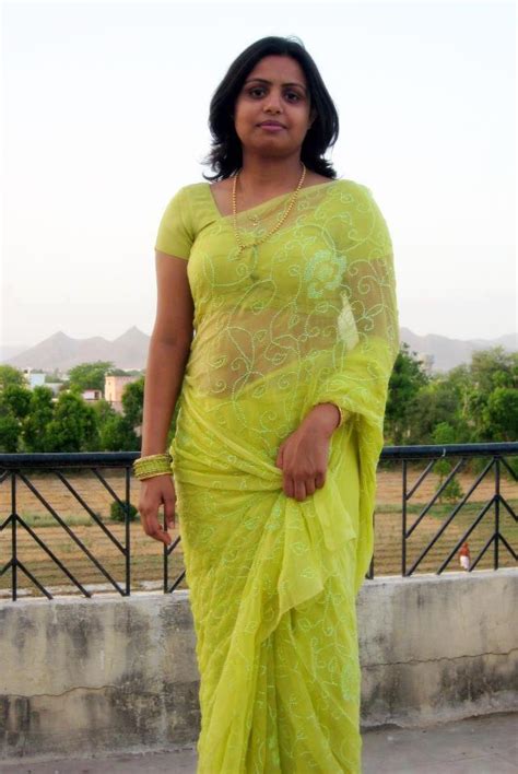 Hot Sharee Aunties Picture Collection With Sexy Saree Beautifull Girls