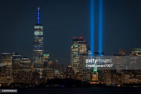 The Statue Of Liberty The Twin Towers Photos and Premium High Res ...