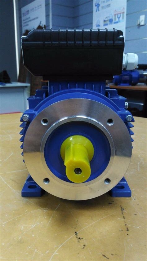 B14 Flange Mounted Electric Motor Three Phase Motor 240V 415V