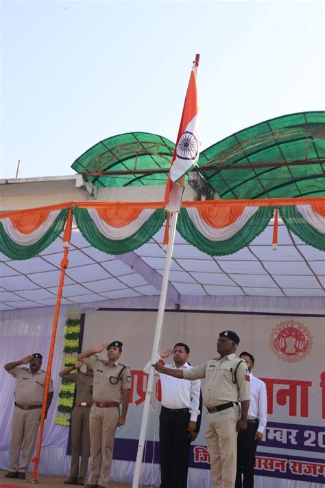 Tricolor Hoisted On Madhya Pradesh Foundation Day Glimpse Of Folk Traditions Shown In Cultural