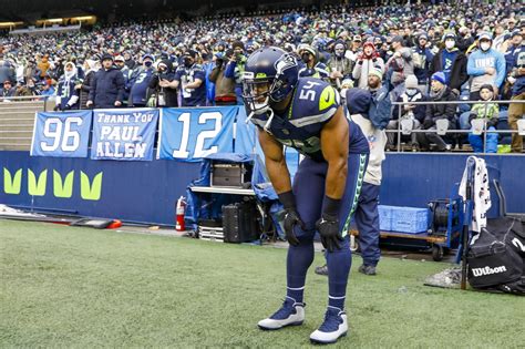 Report Seahawks LB Bobby Wagner Knee Out For Week 18 National