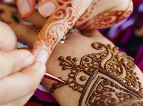 Henna Tattoos A Way To Celebrate Eid Al Fitr Peace Journalism