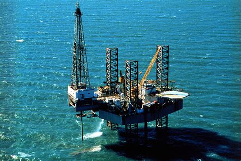 Gulf Oil Rigs Evacuated As Isaac Approaches San Antonio Express News