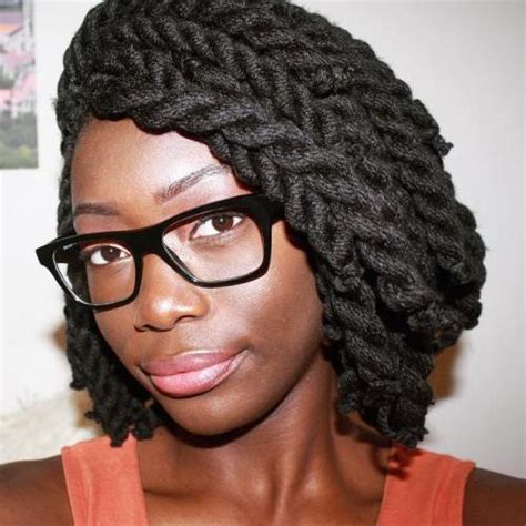 20 Cosy Hairstyles With Yarn Braids