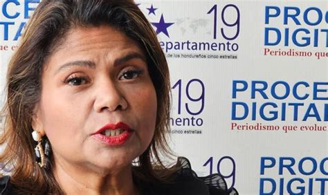 Destituyen a Karla Romero la jueza que juramentó a la presidenta