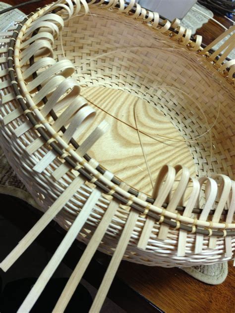 A Different Way To Rim A Basket Basket Weaving Basket Weaving